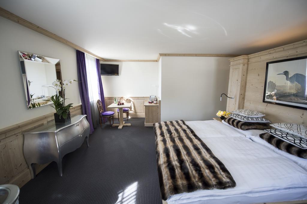 Hotel Weiss Kreuz Malans الغرفة الصورة